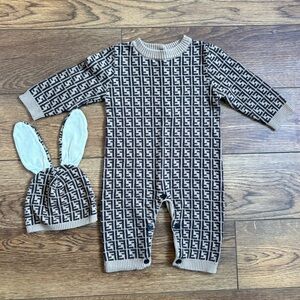 Fendi Onesie with Hat Size 9M (80)
